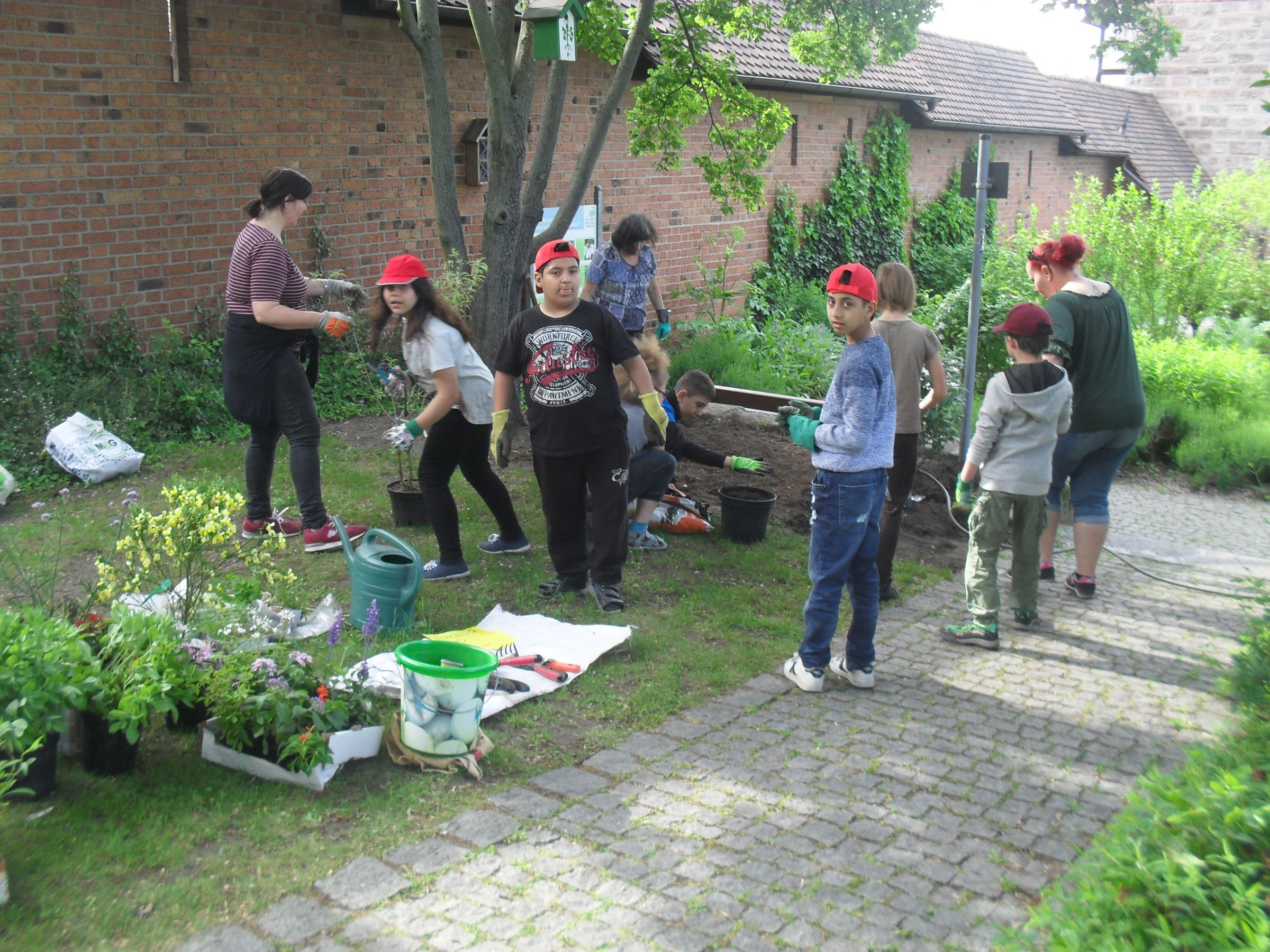 Kinder der Merianschule bei der Arbeit Kinder der Merianschule bei der Arbeit