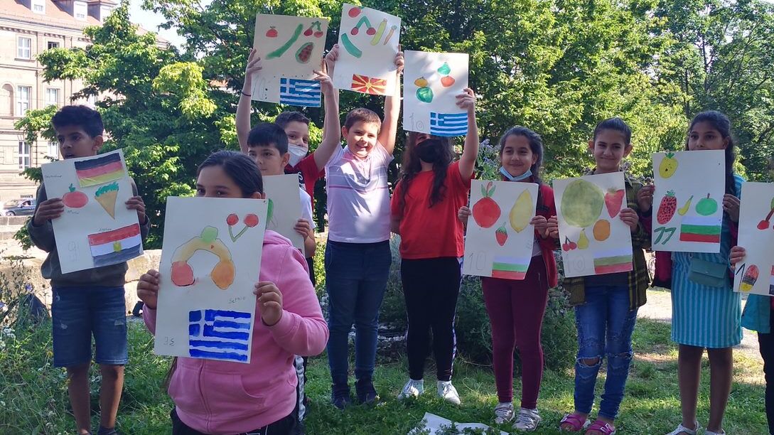 Sommerfest auf der Mauer (Foto: Barbara Philipp) Sommerfest auf der Mauer