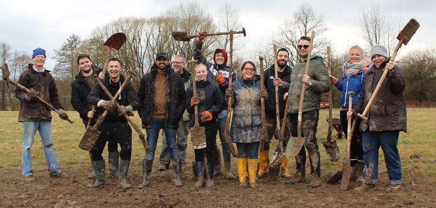 Mövenpick-Azubis legen Amphibientümpel an Mövenpick-Azubis legen Amphibientümpel an
